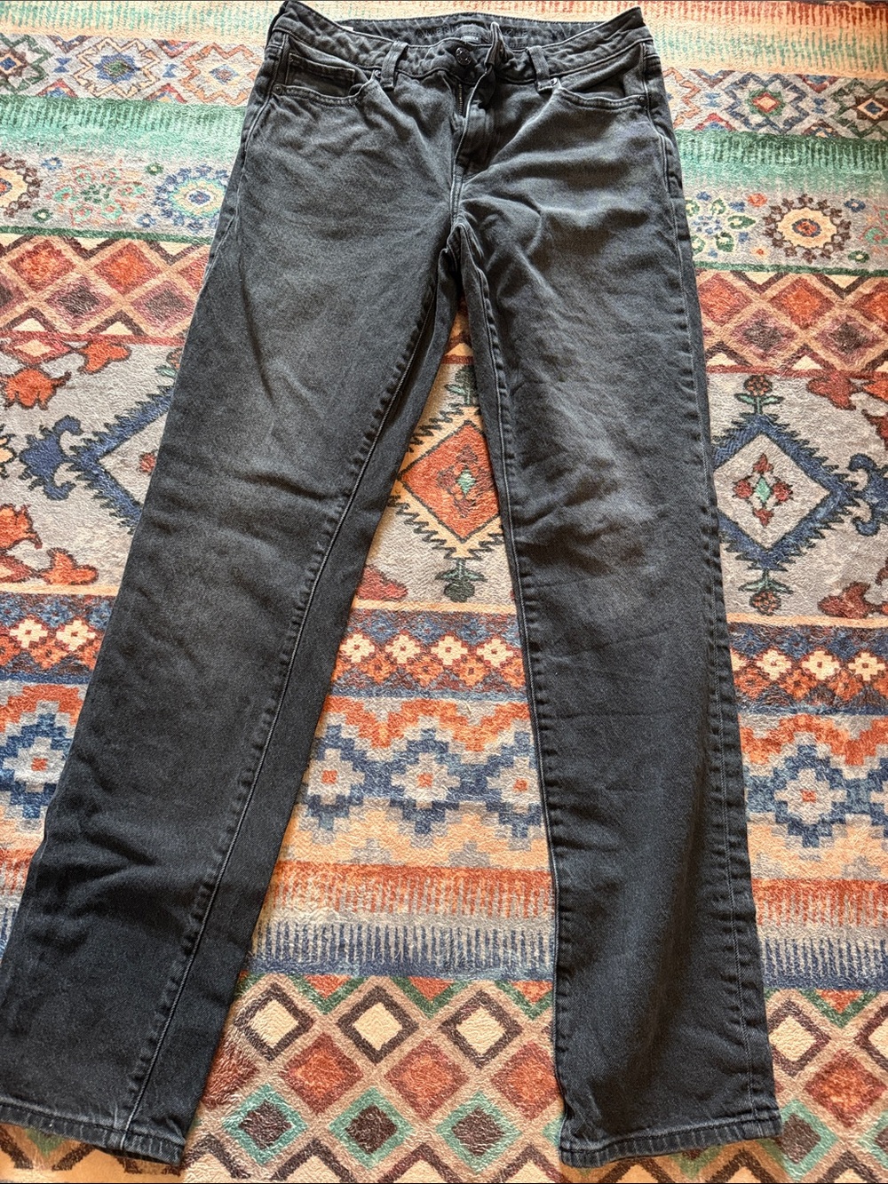 Women’s Black Straight-Leg Jeans
